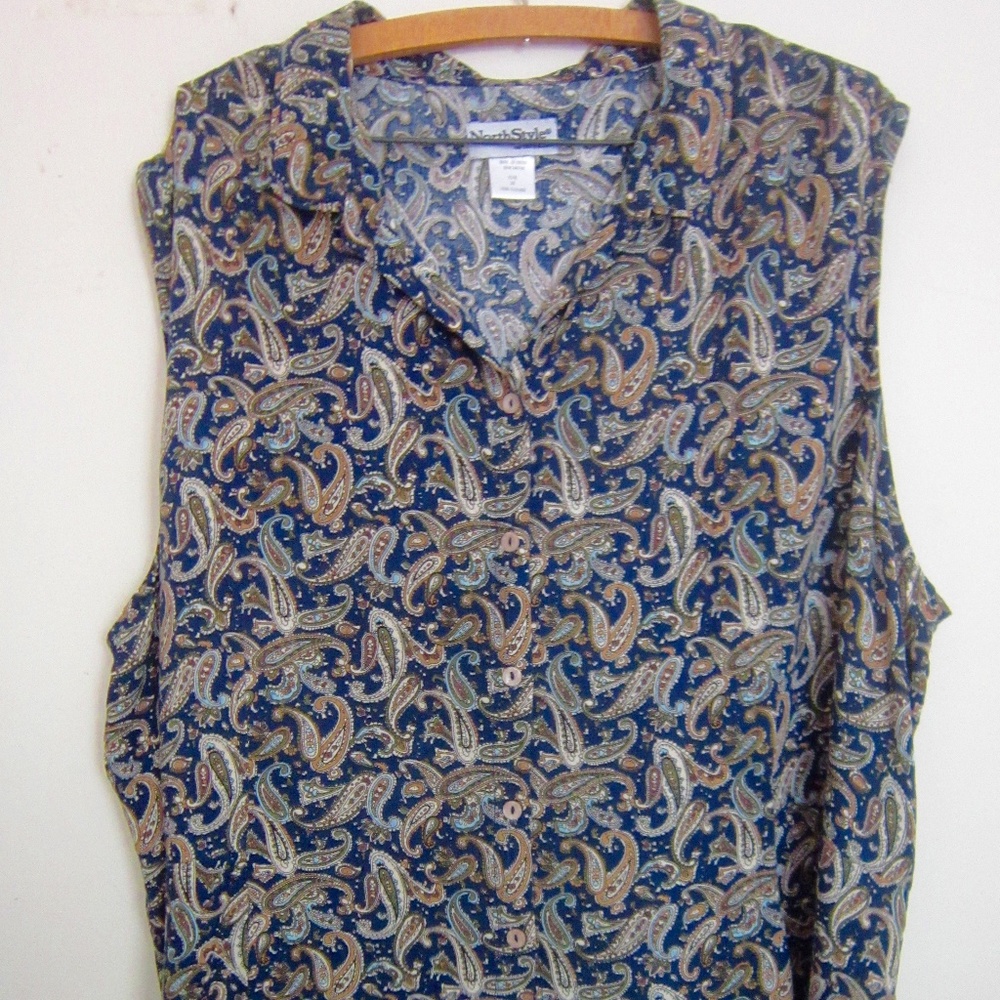 WOMANS PLUS 3X SILKY LIKE BUTTON DOWN SLEEVELESS S